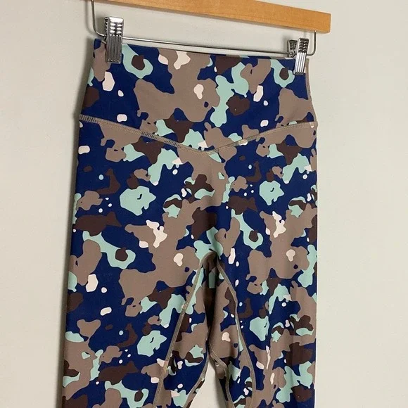 Balance Athletica Vitality Ascend Camo Leggings Womens Medium High Waist Workout - Picture 2 of 8